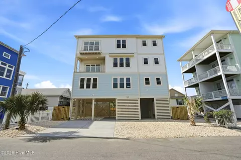 105 Periwinkle Ln, Carolina Beach, NC 28428