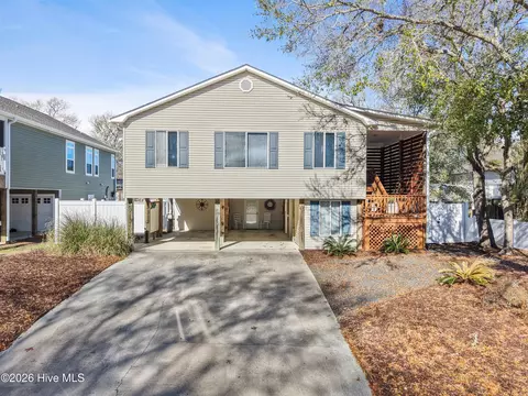 101 SE 24th St, Oak Island, NC 28465