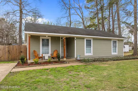 2820 Harvest Rd, Grimesland, NC 27837