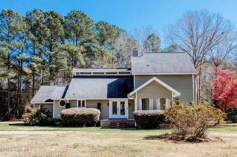 5218 Redmon Rd, Elm City, NC 27822