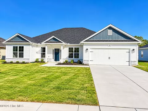162 Seashore St, Grimesland, NC 27837