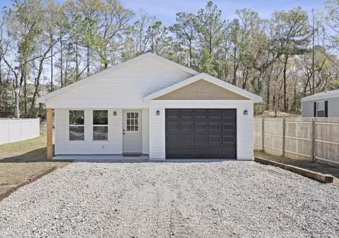 3660 Lakeview Dr SW, Supply, NC 28462