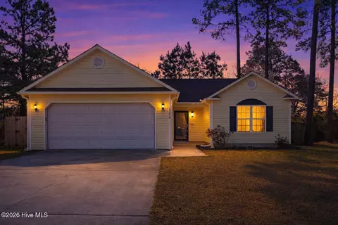 102 Sycamore Dr, Jacksonville, NC 28546