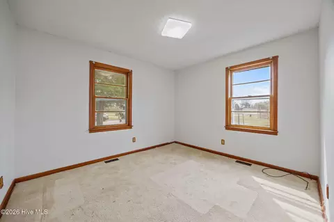 Bedroom - 207 S Cherry Ln, Windsor, NC 27983 photo 5 of 10
