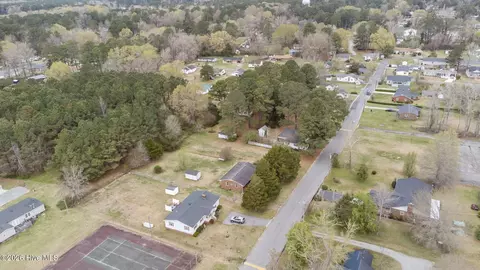 View/Area - 207 S Cherry Ln, Windsor, NC 27983 photo 7 of 8