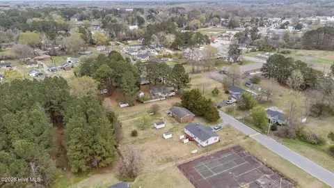 View/Area - 207 S Cherry Ln, Windsor, NC 27983 photo 6 of 8