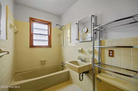 Bath - 207 S Cherry Ln, Windsor, NC 27983 photo 1 of 1