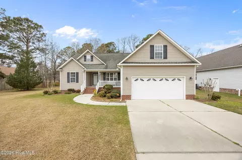 304 Fishing Creek Dr, New Bern, NC 28562