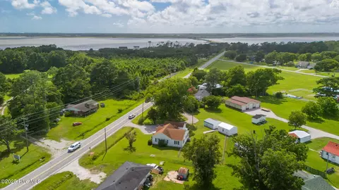 385 Hwy 70 Bettie, Beaufort, NC 28516