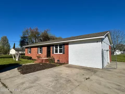 126 Andrews Cir, Mount Olive, NC 28365