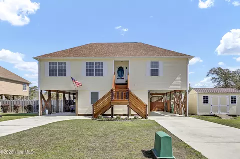 413 Beacon Ln, Sneads Ferry, NC 28460