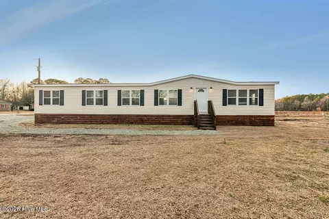 1018 Harrells Loop Rd, Jacksonville, NC 28540