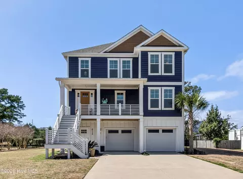 8124 Lakeview Dr, Wilmington, NC 28412