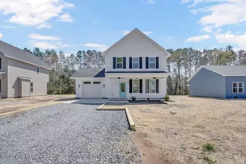 288 Charlestown Rd, Boiling Spring Lakes, NC 28461