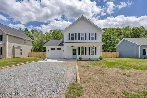 288 Charlestown Rd, Boiling Spring Lakes, NC 28461