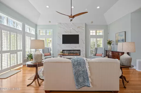 Living - 922 Potomac Dr, Chocowinity, NC 27817 photo 2 of 4