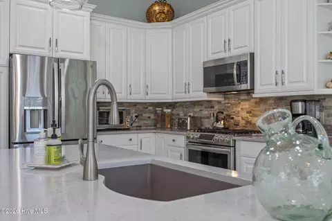 Kitchen - 922 Potomac Dr, Chocowinity, NC 27817 photo 2 of 5
