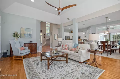 Living - 922 Potomac Dr, Chocowinity, NC 27817 photo 3 of 4