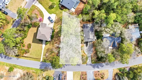 2905 W Yacht Dr, Oak Island, NC 28465