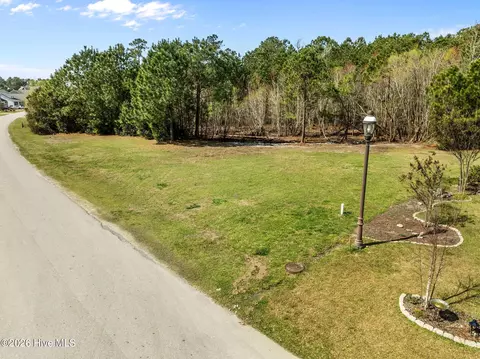 207 Everett Park Trl, Holly Ridge, NC 28445
