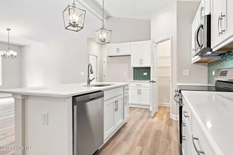 Kitchen - 4206 Tinsley Ct, Ayden, NC 28513 photo 3 of 4