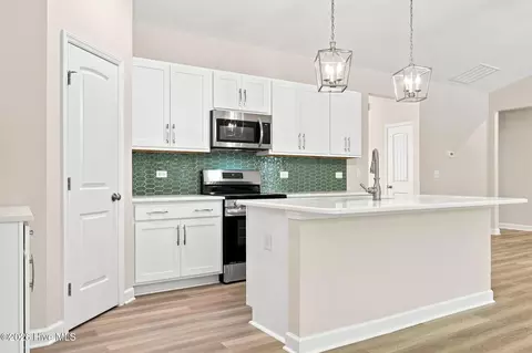 Kitchen - 4206 Tinsley Ct, Ayden, NC 28513 photo 4 of 4
