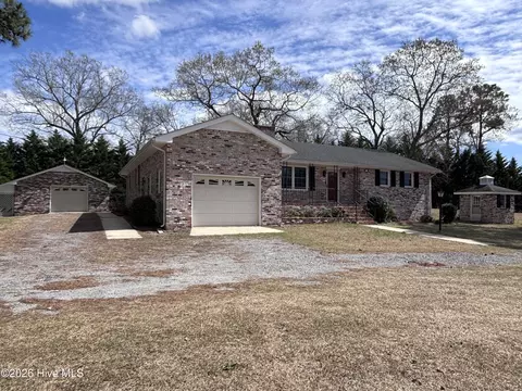 4 Taylor Mill Rd, Eure, NC 27935