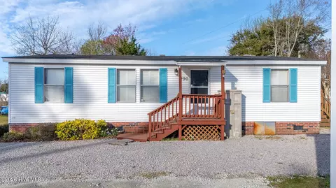 290 Broad Creek Loop Rd, Newport, NC 28570