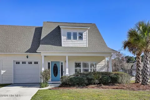 100 Kiskadee Ct, Hampstead, NC 28443