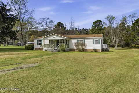 216 Luther Banks Rd, Richlands, NC 28574