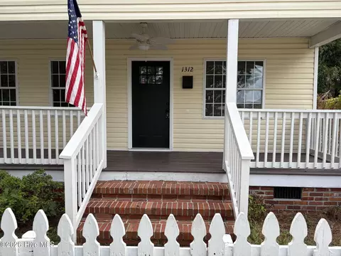 1312 Dock St, Wilmington, NC 28401