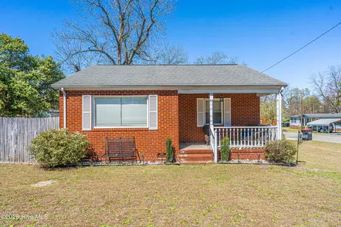 Exterior - 307 5th St, Hamlet, NC 28345 photo 2 of 9