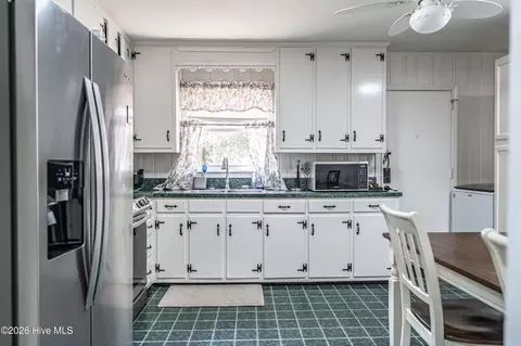 Kitchen - 307 5th St, Hamlet, NC 28345 photo 3 of 4