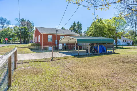 Exterior - 307 5th St, Hamlet, NC 28345 photo 6 of 9