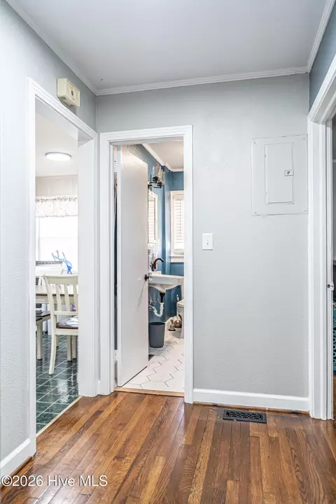 Entry Way - 307 5th St, Hamlet, NC 28345 photo 1 of 3
