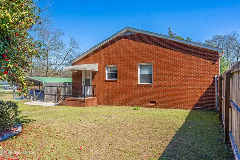 Exterior - 307 5th St, Hamlet, NC 28345 photo 8 of 9