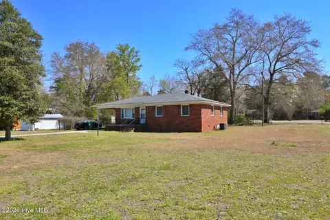 23961 Crumptown Rd, Wagram, NC 28396