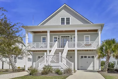 393 Summerhouse Dr, Holly Ridge, NC 28445