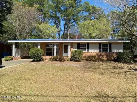 769 Newport Rd, Fayetteville, NC 28314