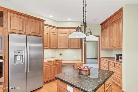 Kitchen - 38 Pinebrook Dr, Pinehurst, NC 28374 photo 6 of 10