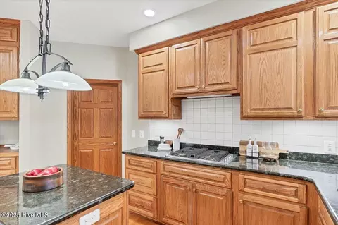 Kitchen - 38 Pinebrook Dr, Pinehurst, NC 28374 photo 9 of 10