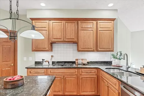 Kitchen - 38 Pinebrook Dr, Pinehurst, NC 28374 photo 4 of 10
