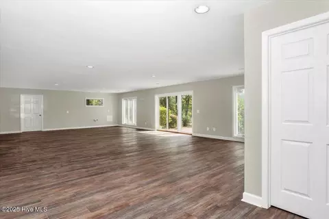 Living - 38 Pinebrook Dr, Pinehurst, NC 28374 photo 6 of 7