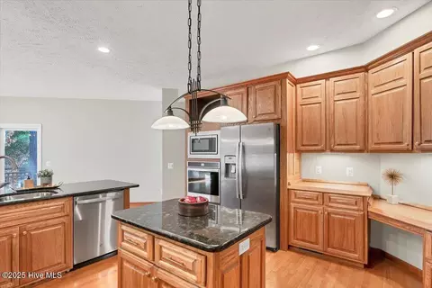 Kitchen - 38 Pinebrook Dr, Pinehurst, NC 28374 photo 7 of 10