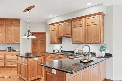 Kitchen - 38 Pinebrook Dr, Pinehurst, NC 28374 photo 2 of 10