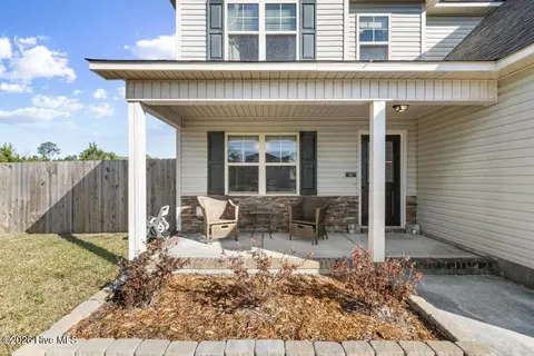 120 Sonia Dr, Hubert, NC 28539