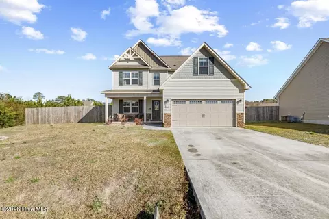 120 Sonia Dr, Hubert, NC 28539