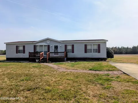 3120 Mobleys Bridge Rd, Grimesland, NC 27837