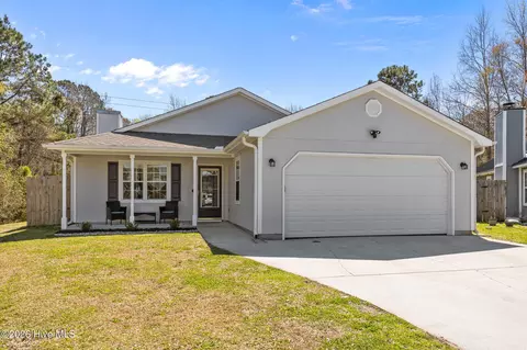 229 Gray Fox Run, Hubert, NC 28539