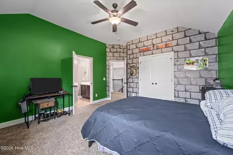 Bedroom - 317 Bear Run, Maple Hill, NC 28454 photo 6 of 9
